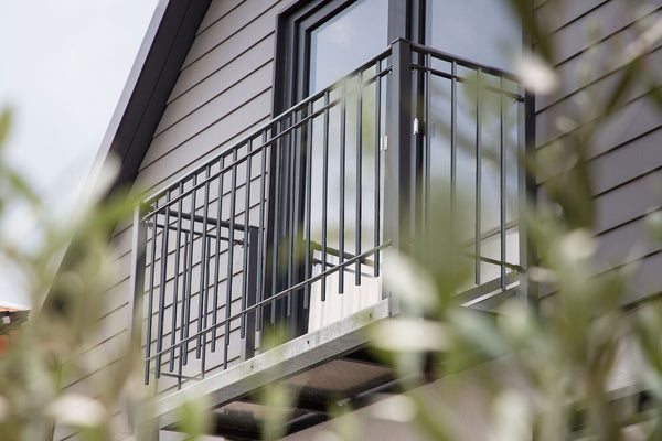 Ensemble de garde-corps comme solution complète – sûr, simple et à un prix attractif