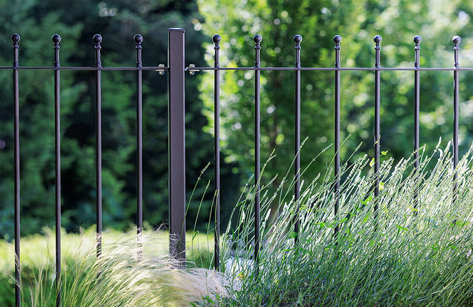 Monter soi-même une clôture : ces conseils vous garantissent un montage sûr et facile