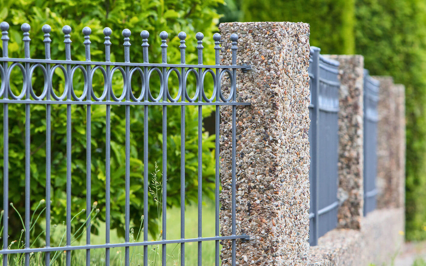 Un jardin sans danger pour les enfants : un guide pour une protection extérieure fiable