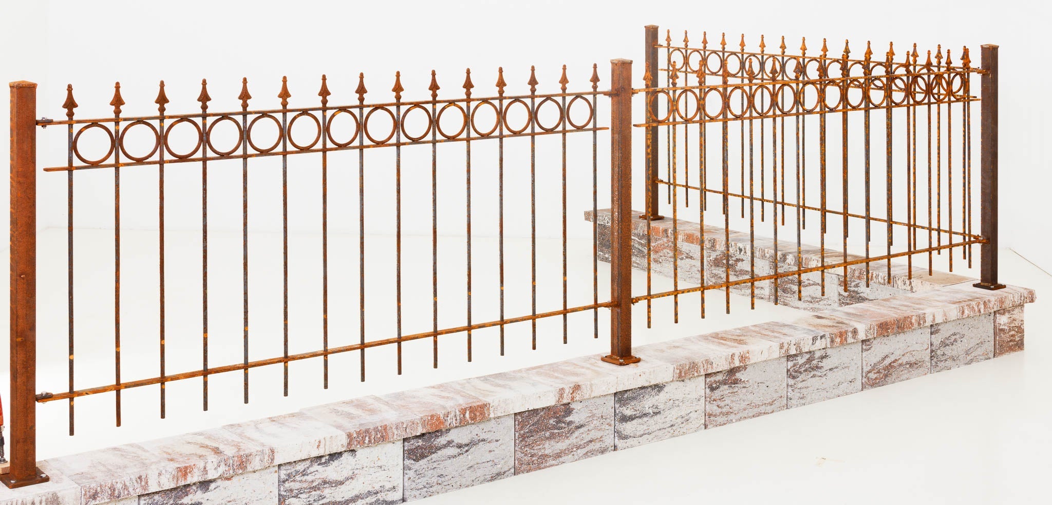 Zaunmodell Belluno in Unbeschichtet auf Steinmauer